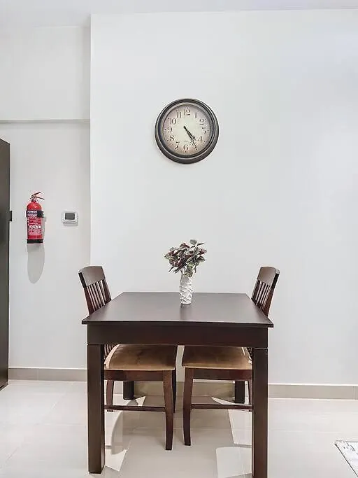 Tick - City Skyline View Studio II Elite Residence Dubaj